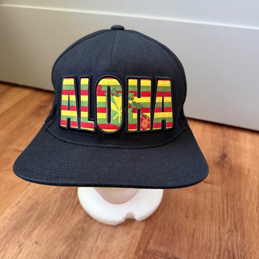 Robin Ruth Aloha Snapback Hat Mens OSFA Black Hawaii Kanaka Maoli Flag Brim